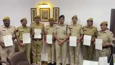 Ajmer Police Honesty: Head Constable Returns Lost Purse with Jewels and Cash