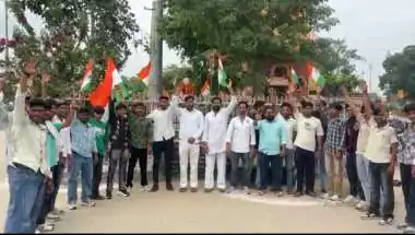 Pushkar Youth, NSUI President Madhusudan Parashar Celebrate Independence Day with Flag Hoisting