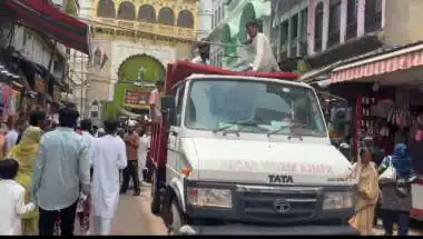 Ajmer Dargah Gets a Clean-Up: Municipal Corporation's 'Yellow Bulldozer' Clears Encroachments After Complaints