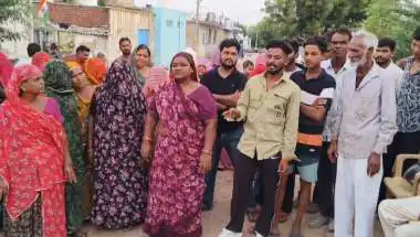 Ajmer Ward 30 Erupts: Residents Protest Over Neglected Basic Amenities, Target Outgoing Councilor Waseem Khan