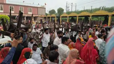 Ajmer: BJP Meeting Derailed by Rain, Workers Use Chairs as Umbrellas
